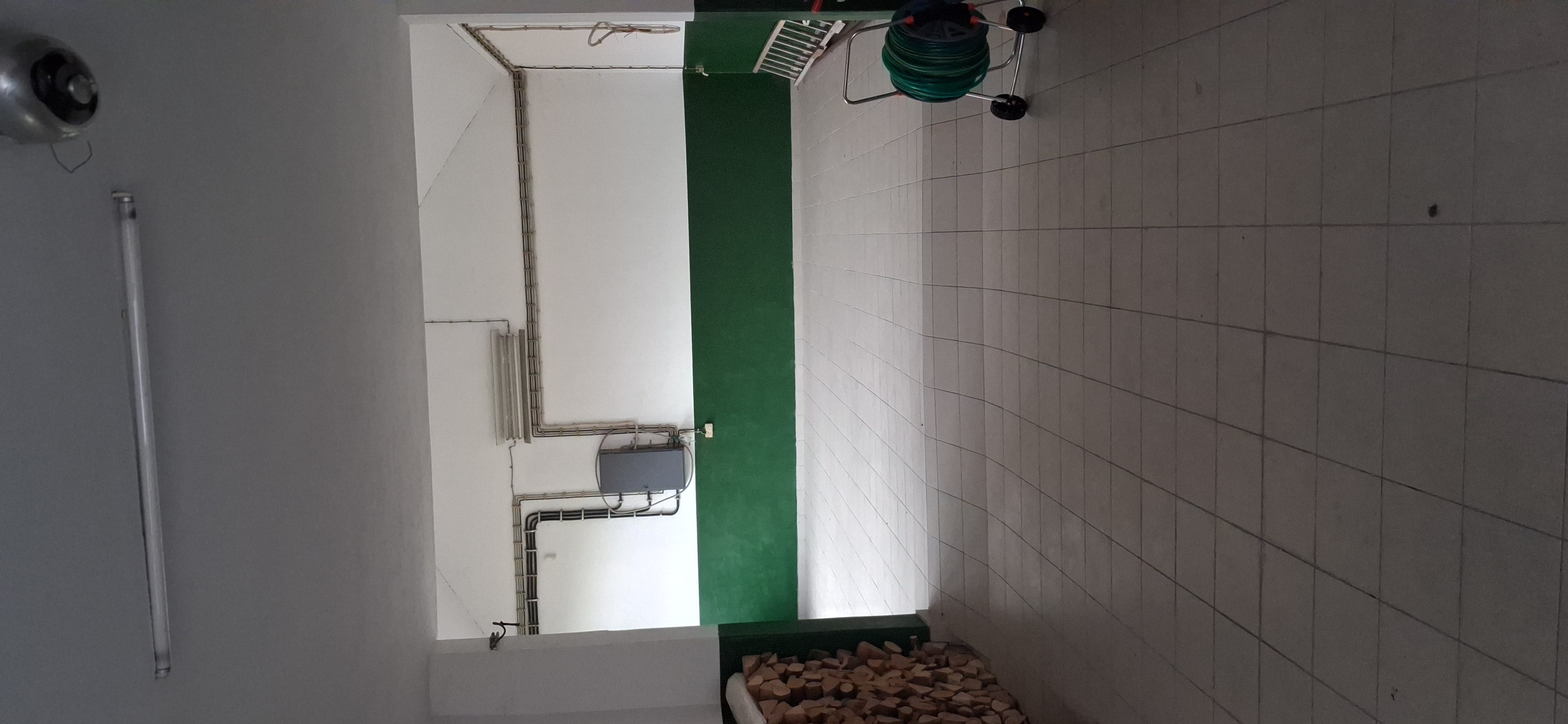 Dve novije kuće na placu od 20 ari u Inđiji