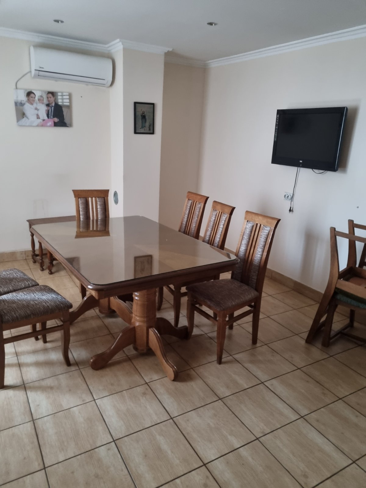 Spratna kuća, odlično sređena, uknjižena, Inđija