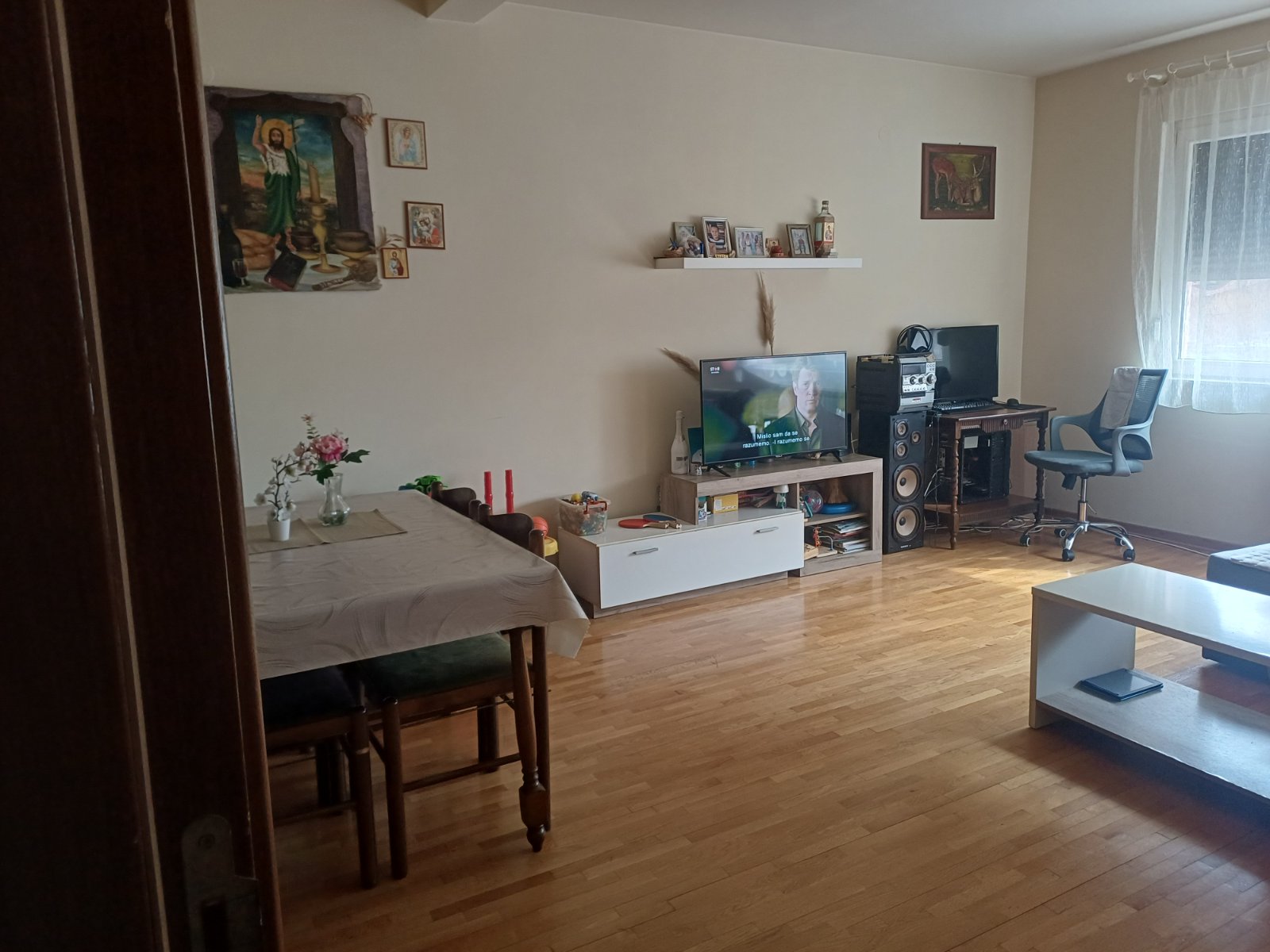 Stan 55 m2, prizemlje nove zgrade 200 m od centra Inđije
