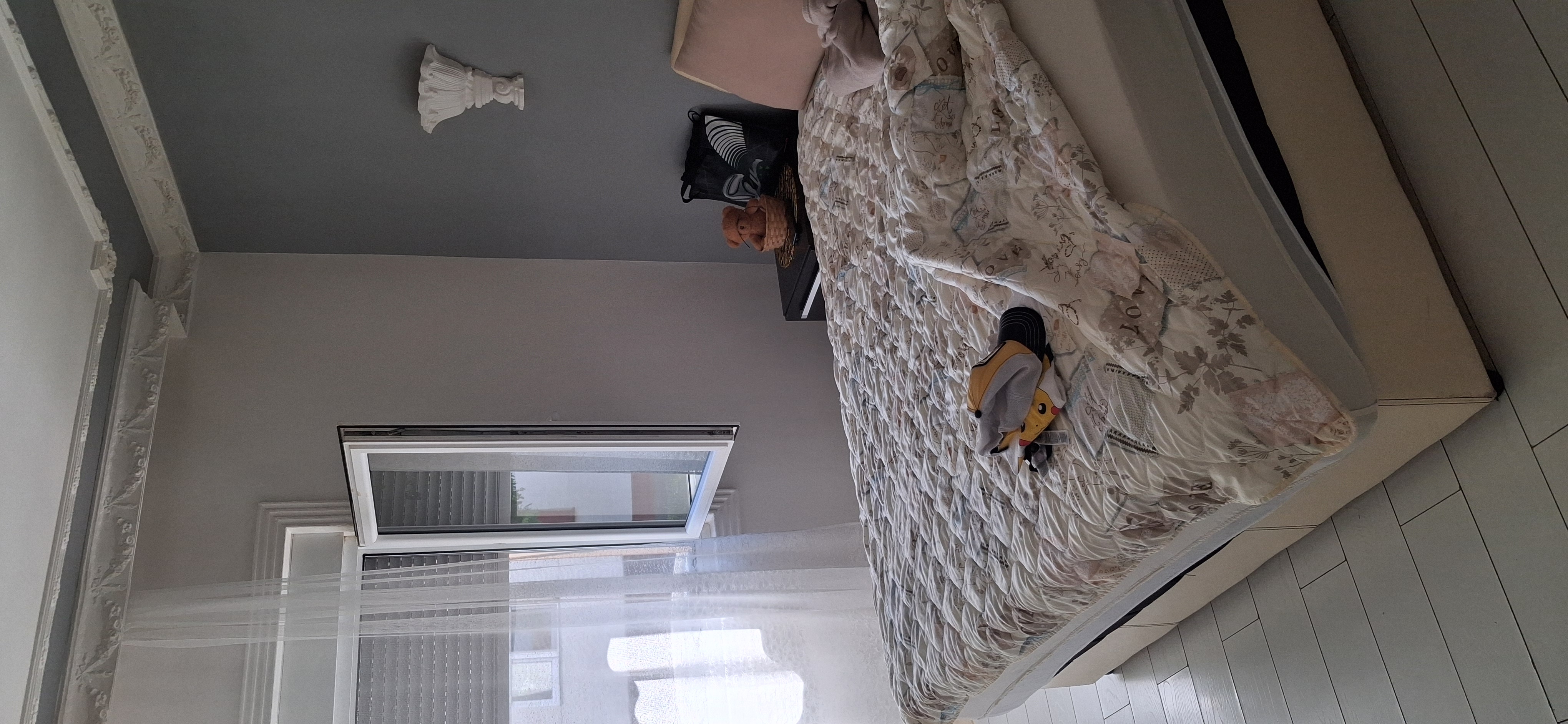 Spratna kuća, 90 m2, plac 337 m2, Inđija