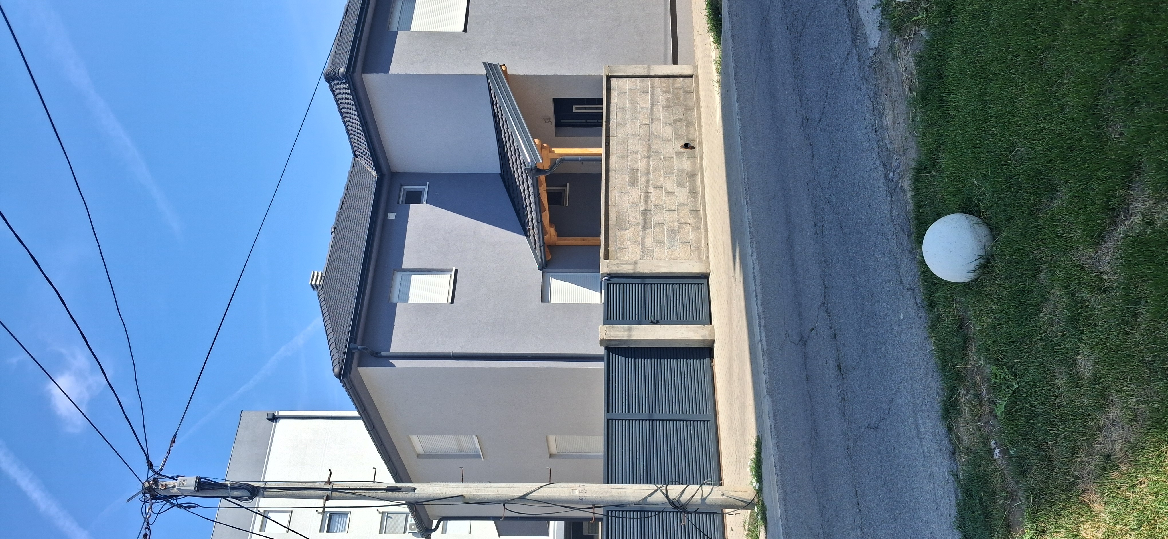 Nova kuća u centru Inđije 243 m2m plac 350  m2