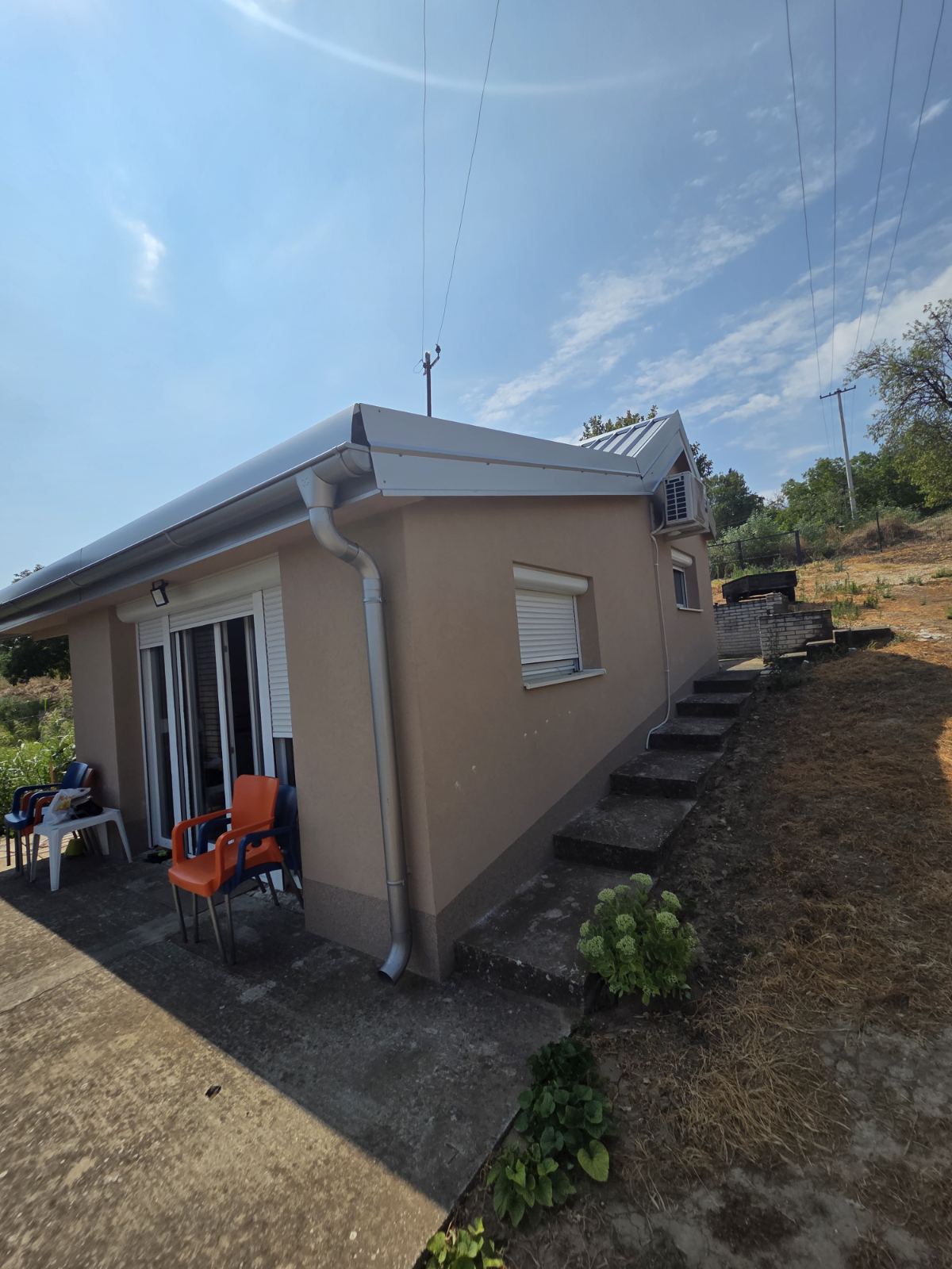 Vikendica 50 m2, plac 4989 m2, pogled na Dunav, Novi Slankamen