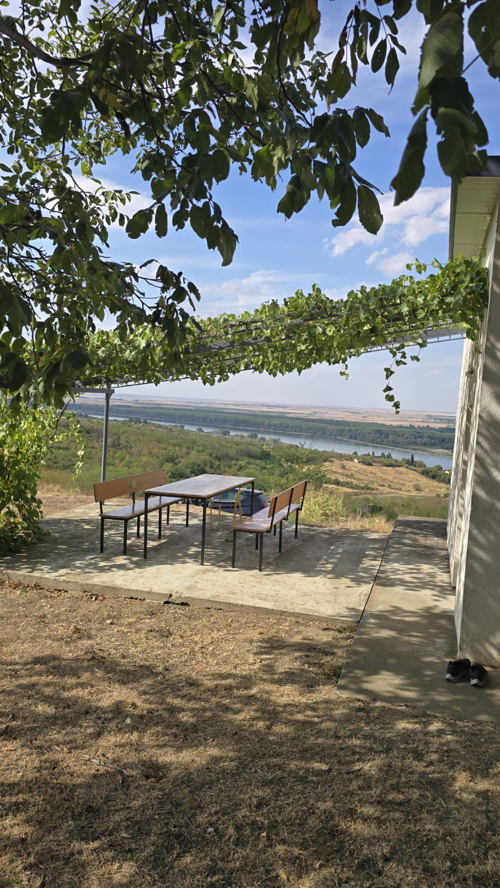 Manja vikend kuća, pogled na Dunav, plac 3000 m2, Novi Slankamen