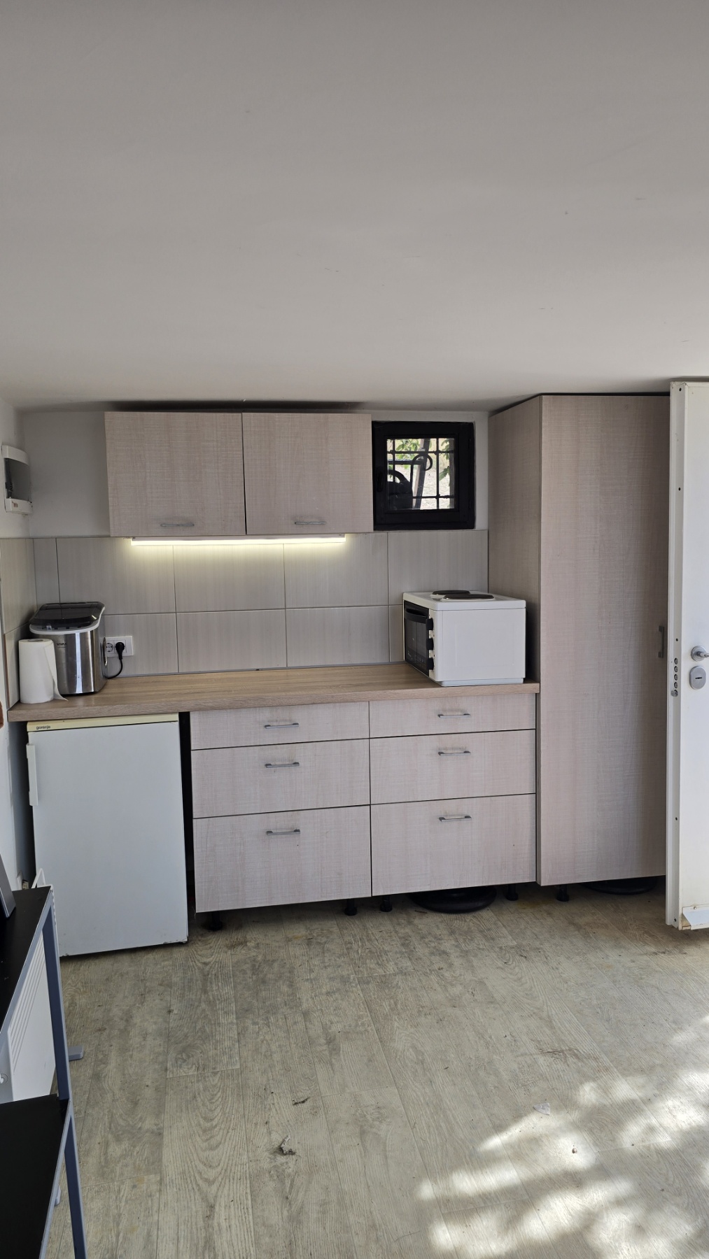 Manja vikend kuća, pogled na Dunav, plac 3000 m2, Novi Slankamen