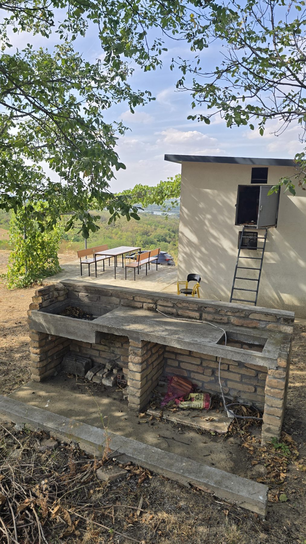 Manja vikend kuća, pogled na Dunav, plac 3000 m2, Novi Slankamen