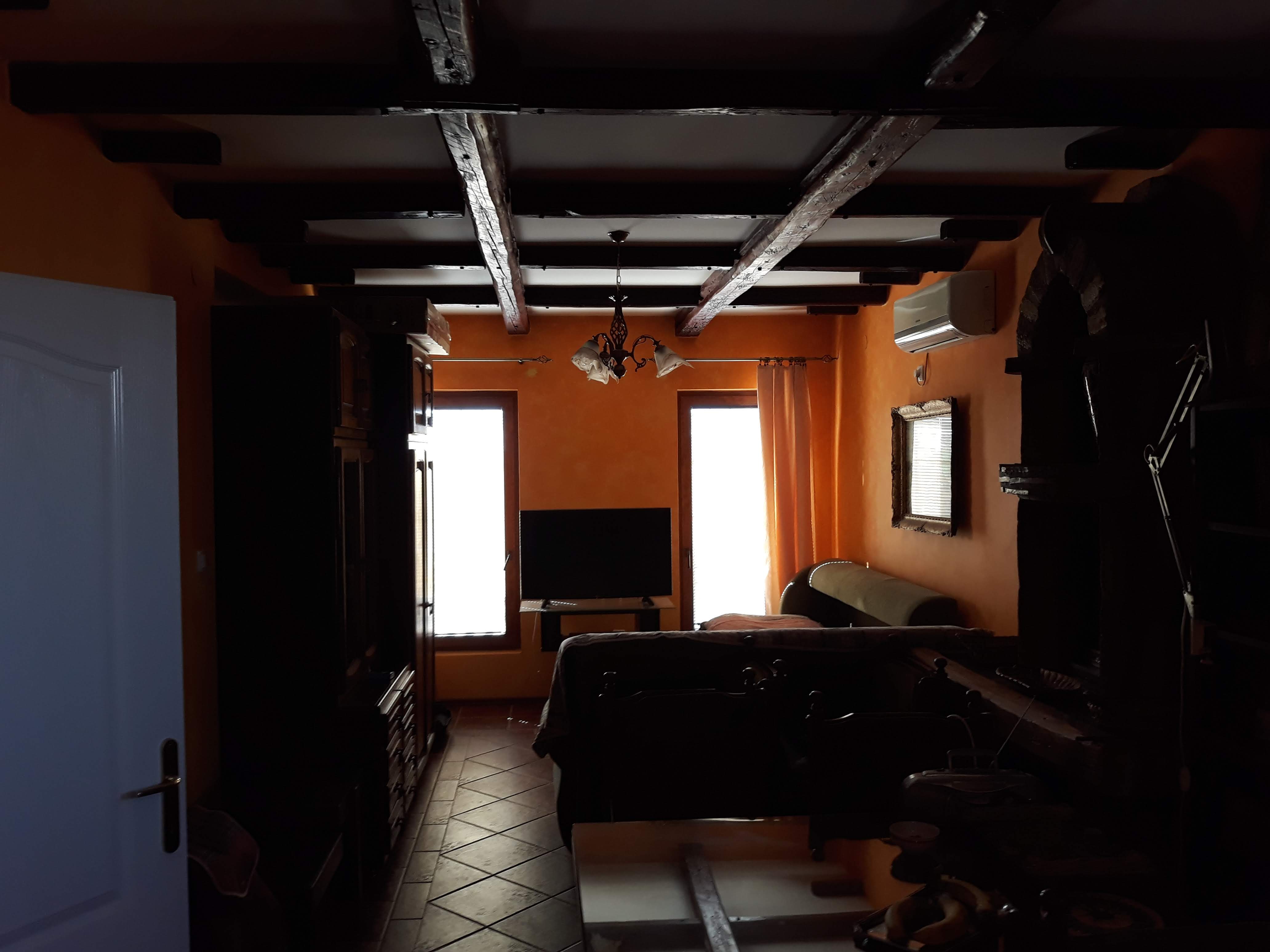 Stan 60 m2, II sprat novije zgrade u centru Inđije